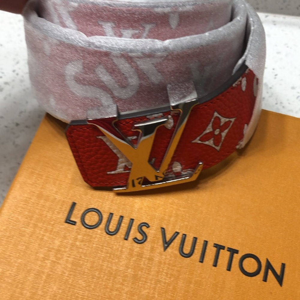 Louis Vuitton x supreme belt